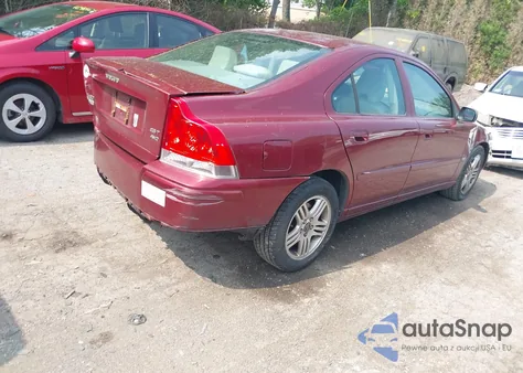2005 Volvo S60 2.5T Awd из США, поврежденный, VIN YV1RH592652455412